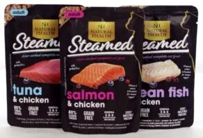 Een foto van een Natural Health Cat – Steamed Catch Of The Day 12x85gr