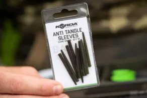 Een foto van een Korda – Basix Anti Tangle Sleeves